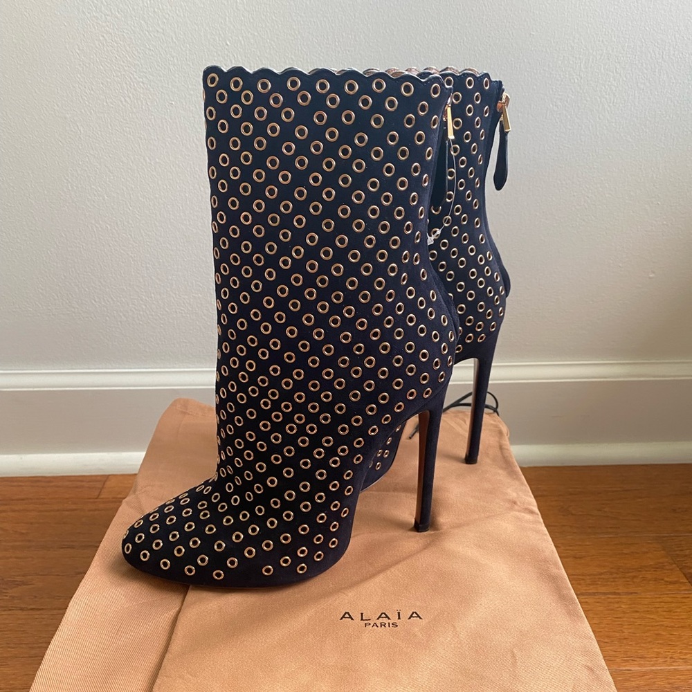 Alaïa size 37 1/2 black suede with gold eyelets stiletto boots NIB